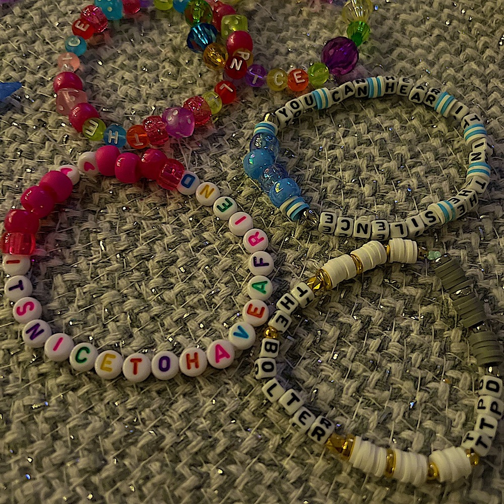Friendship trading bracelets 🫶🏼